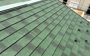 【カバー工法】天然石金属屋根材で重ね葺き
