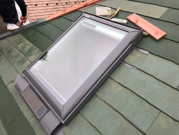 天窓交換工事事例　周辺屋根材の復旧
