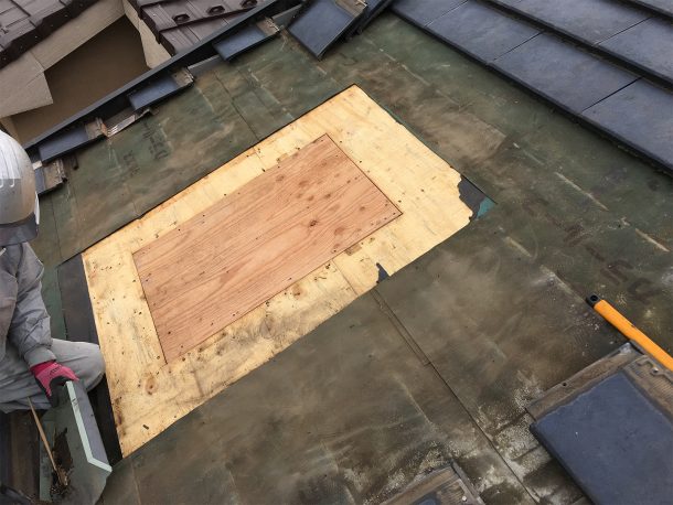 天窓撤去工事事例　新しい屋根下地の施工
