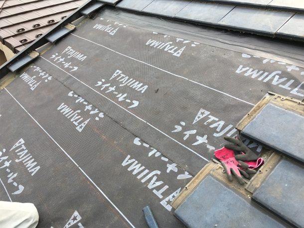 天窓撤去工事事例　新しい防水シートの施工