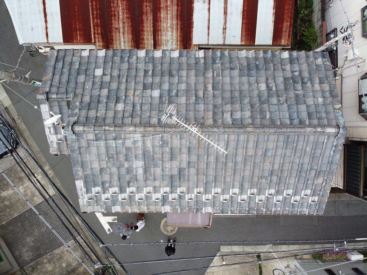 【東京都品川区】瓦屋根の雨漏り、部分修理工事の事例１