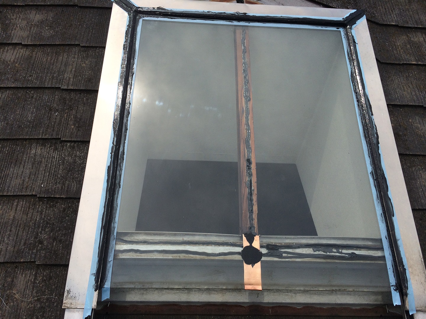 【東京都調布市】天窓のガラスパッキン劣化による雨漏りの修理工事の事例１４