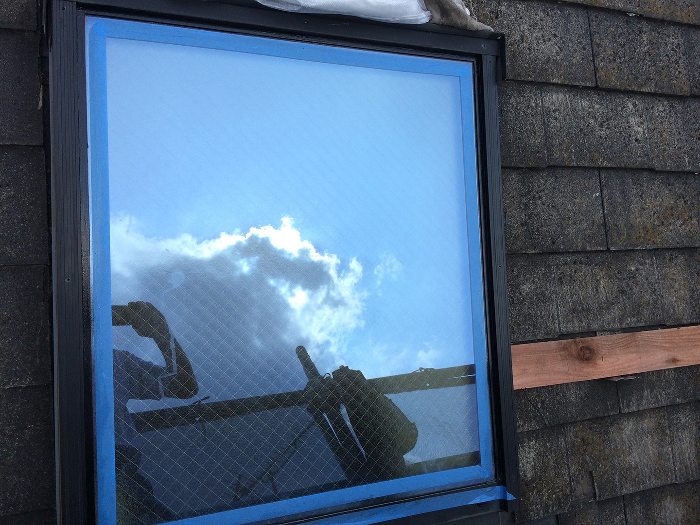 【東京都八王子市】トステムの天窓のガラスパッキンのメンテナンス工事の事例５