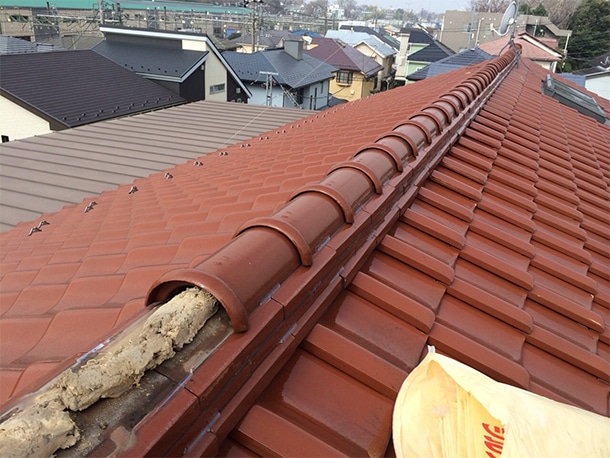 東京都杉並区、和型の釉薬瓦、屋根の棟取り直し耐震化工事１