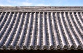 瓦屋根にお住まいの方必見！　土葺き工法と引掛け桟瓦葺き工法の見分け方