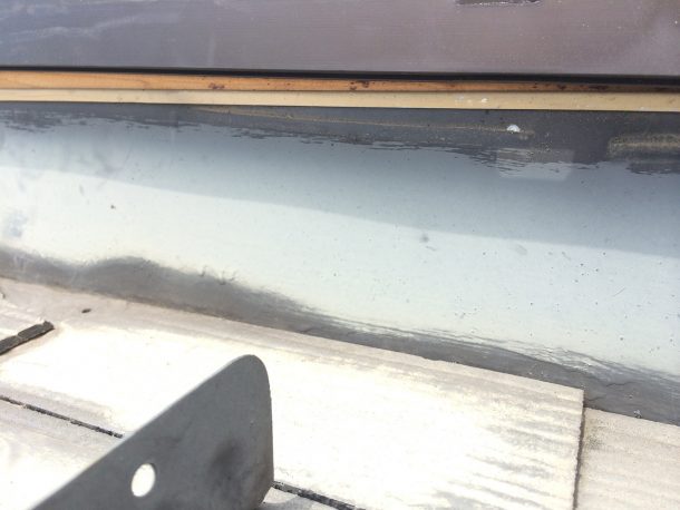【東京都目黒区】天窓のガラスパッキン劣化による雨漏りの修理工事の事例３