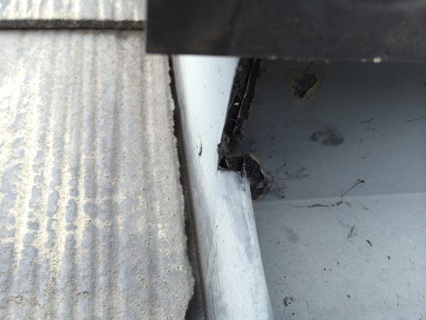 【東京都目黒区】天窓のガラスパッキン劣化による雨漏りの修理工事の事例４