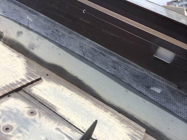 【東京都目黒区】天窓のガラスパッキン劣化による雨漏りの修理工事の事例１０