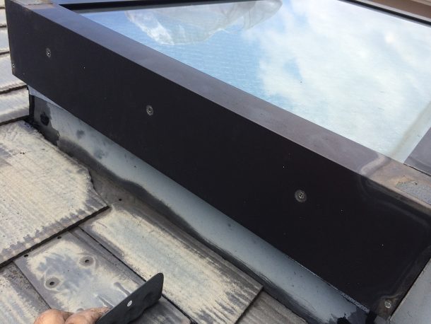 【東京都目黒区】天窓のガラスパッキン劣化による雨漏りの修理工事の事例１２