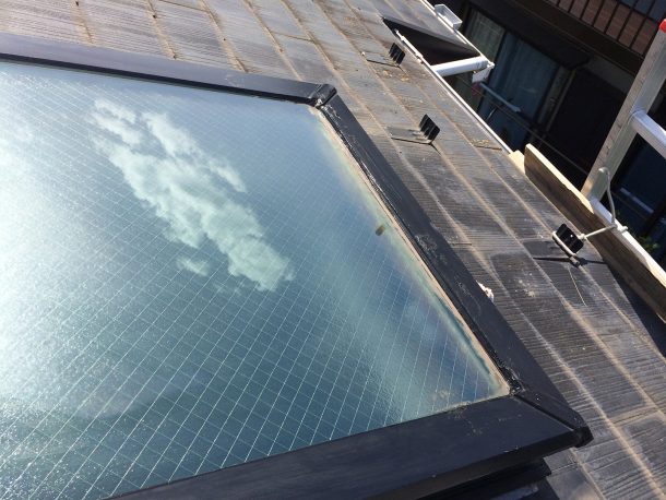 【横浜市青葉区】天窓のガラスパッキン劣化による雨漏りの修理工事の事例８
