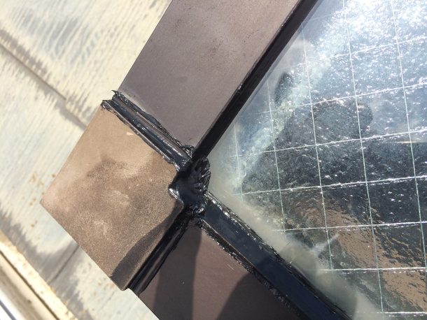 【東京都目黒区】天窓のガラスパッキン劣化による雨漏りの修理工事の事例１４