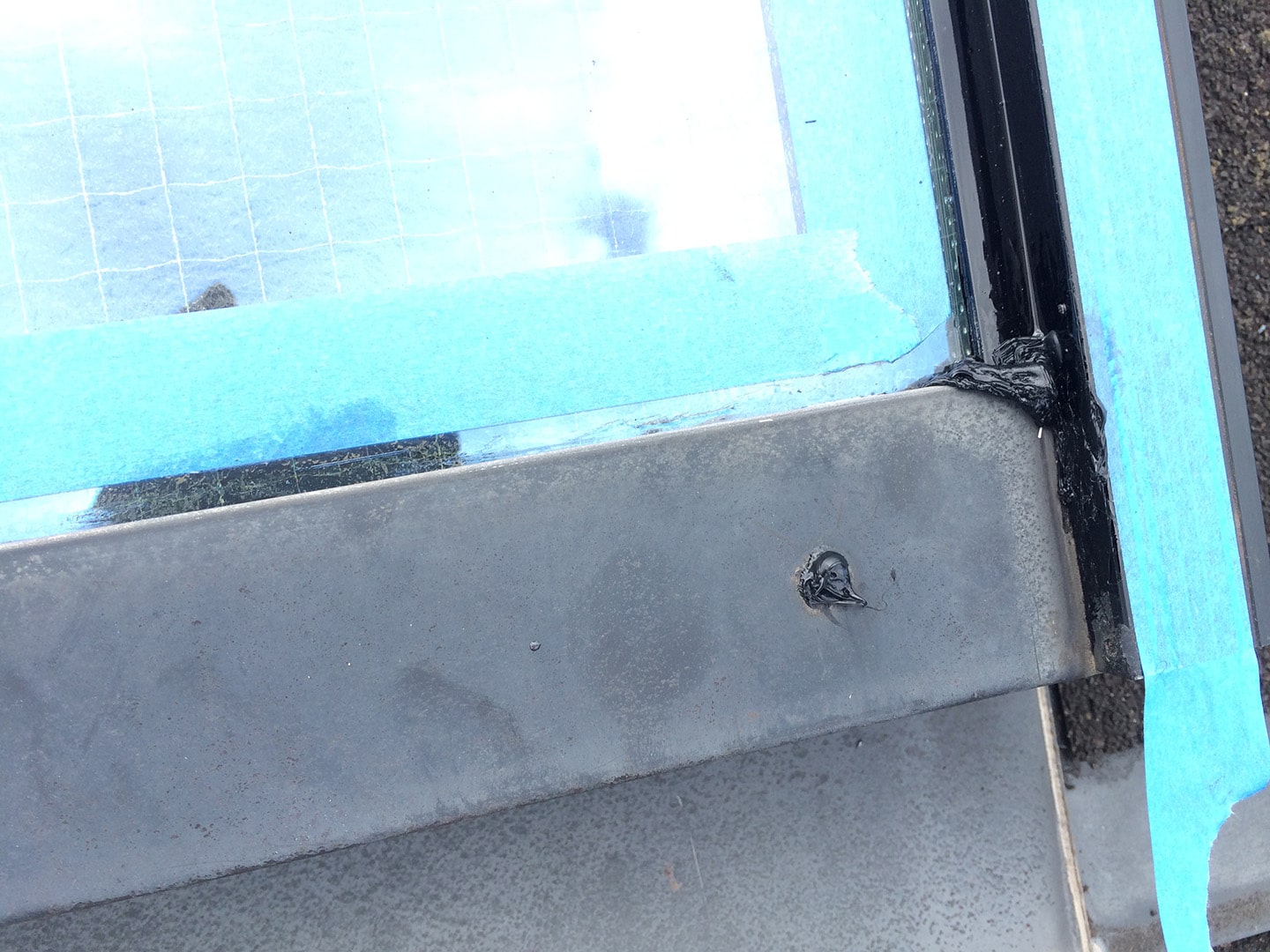 【東京都新宿区】トステム「 スカイライト 」のガラスパッキン劣化による天窓雨漏りの修理工事の事例１９