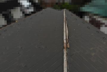 【千葉県市原市】台風で被災した金属屋根、棟板金の交換修理工事の事例２