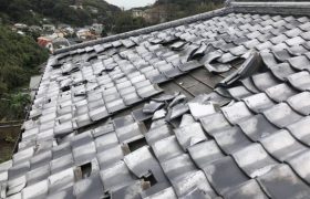 台風で屋根が壊れた際に使える補助金制度を解説！