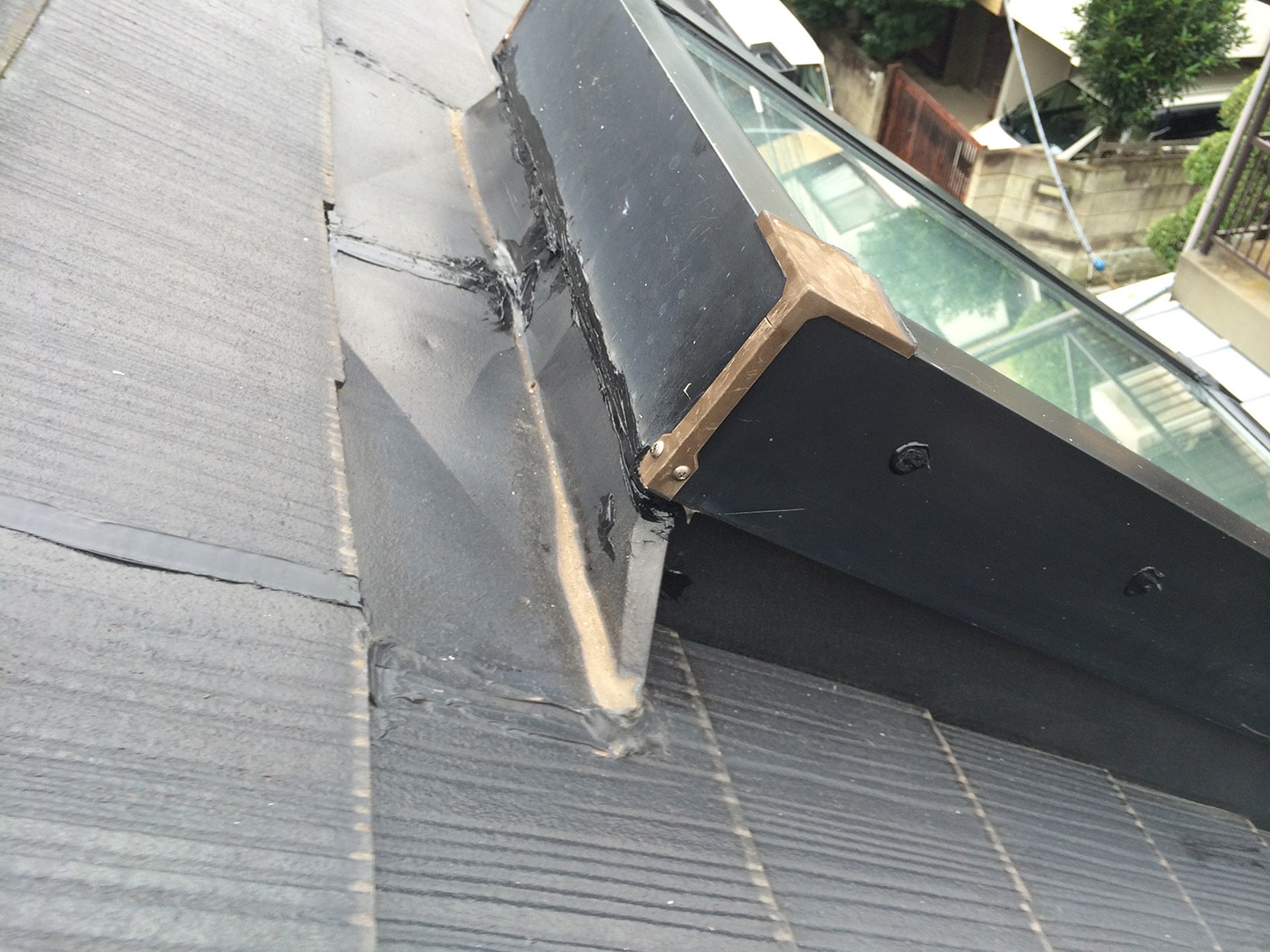 【東京都杉並区】天窓のガラスパッキン劣化による雨漏りの修理工事の事例１１