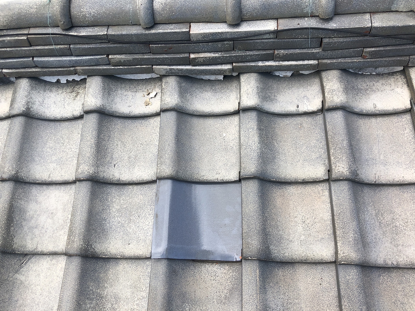 【さいたま市浦和区】瓦屋根の割れによる雨漏り、部分修理工事の事例５