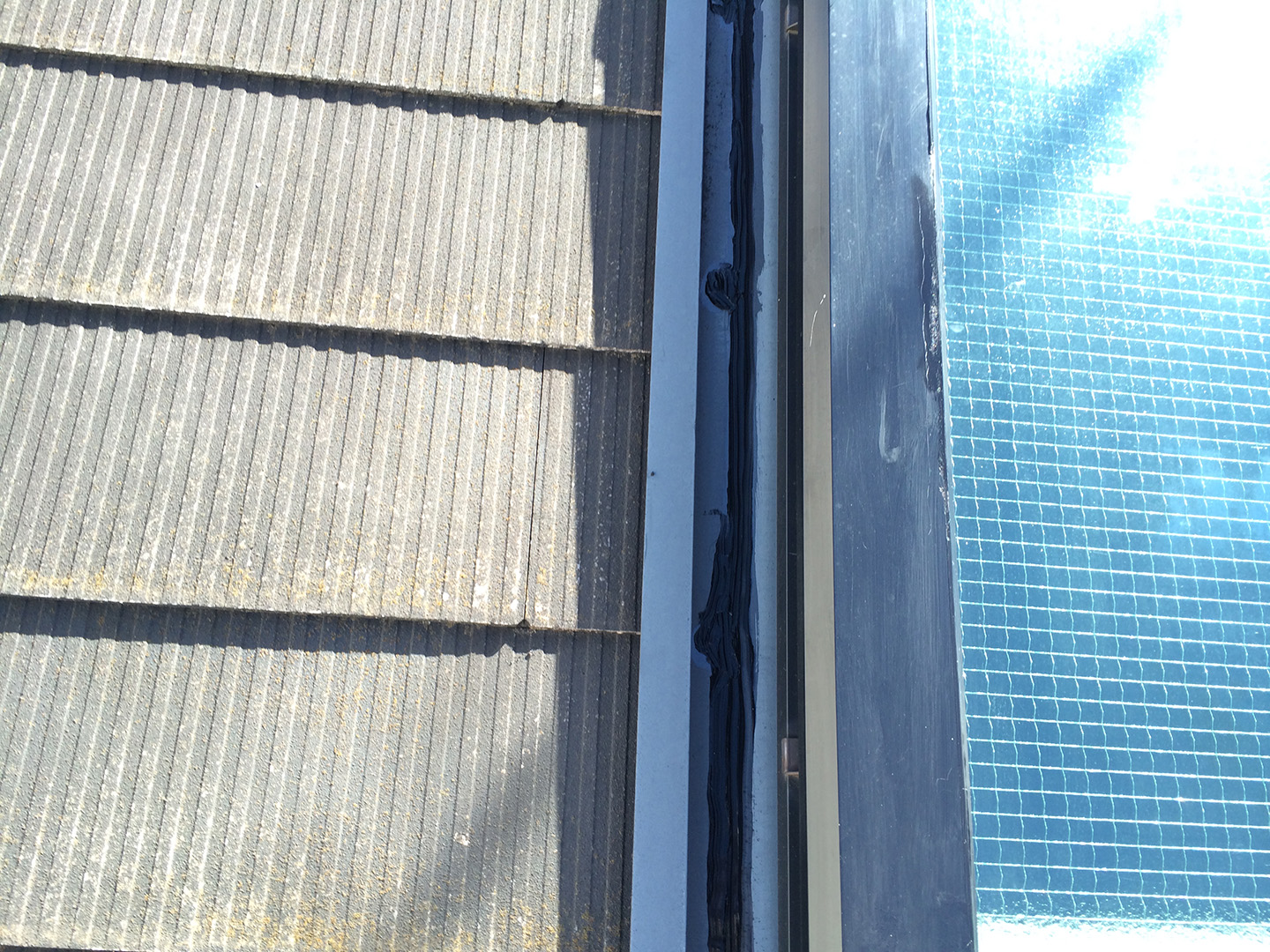 松下電工の電動開閉式の天窓　雨漏り修理完了