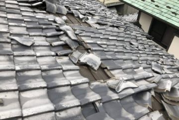 台風における瓦屋根の被害
