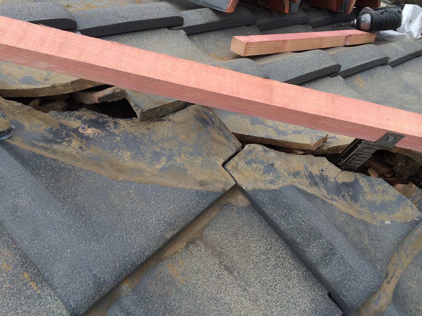 瓦屋根ガイドライン工法　瓦固定用の下地木材の固定