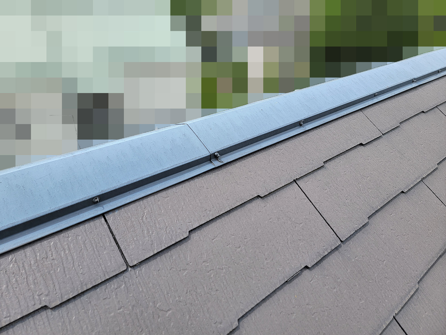 【東京都大田区】スレート屋根の天窓雨漏り　　棟板金の状態