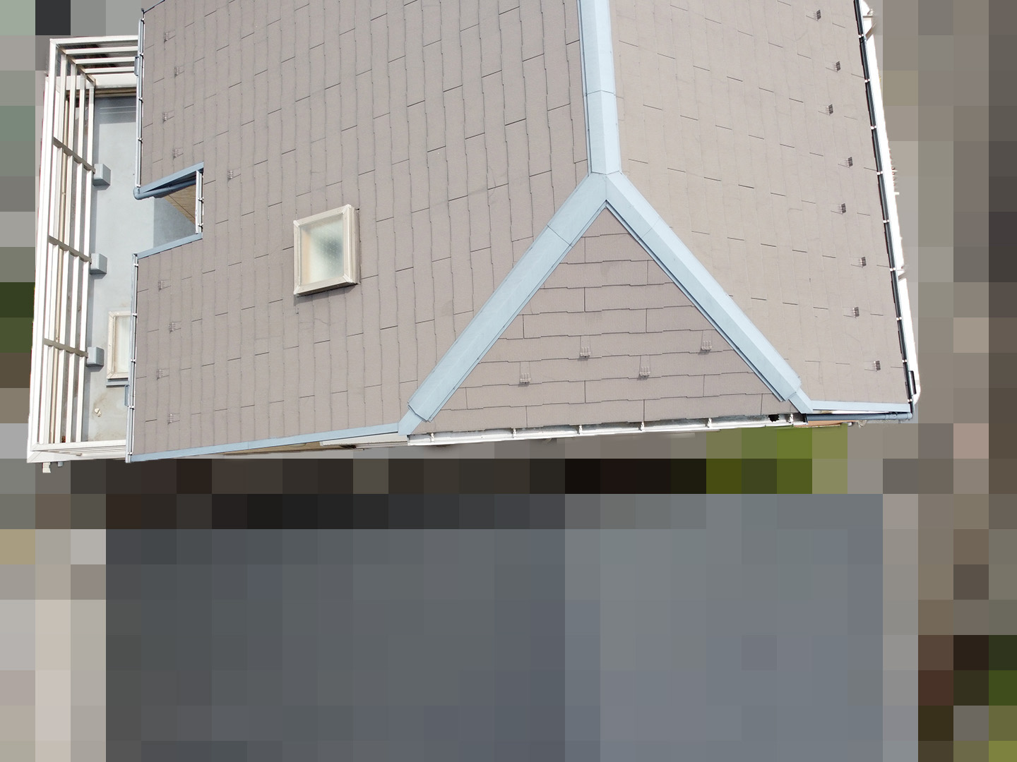 【東京都大田区】スレート屋根の天窓雨漏り　ドローン西面