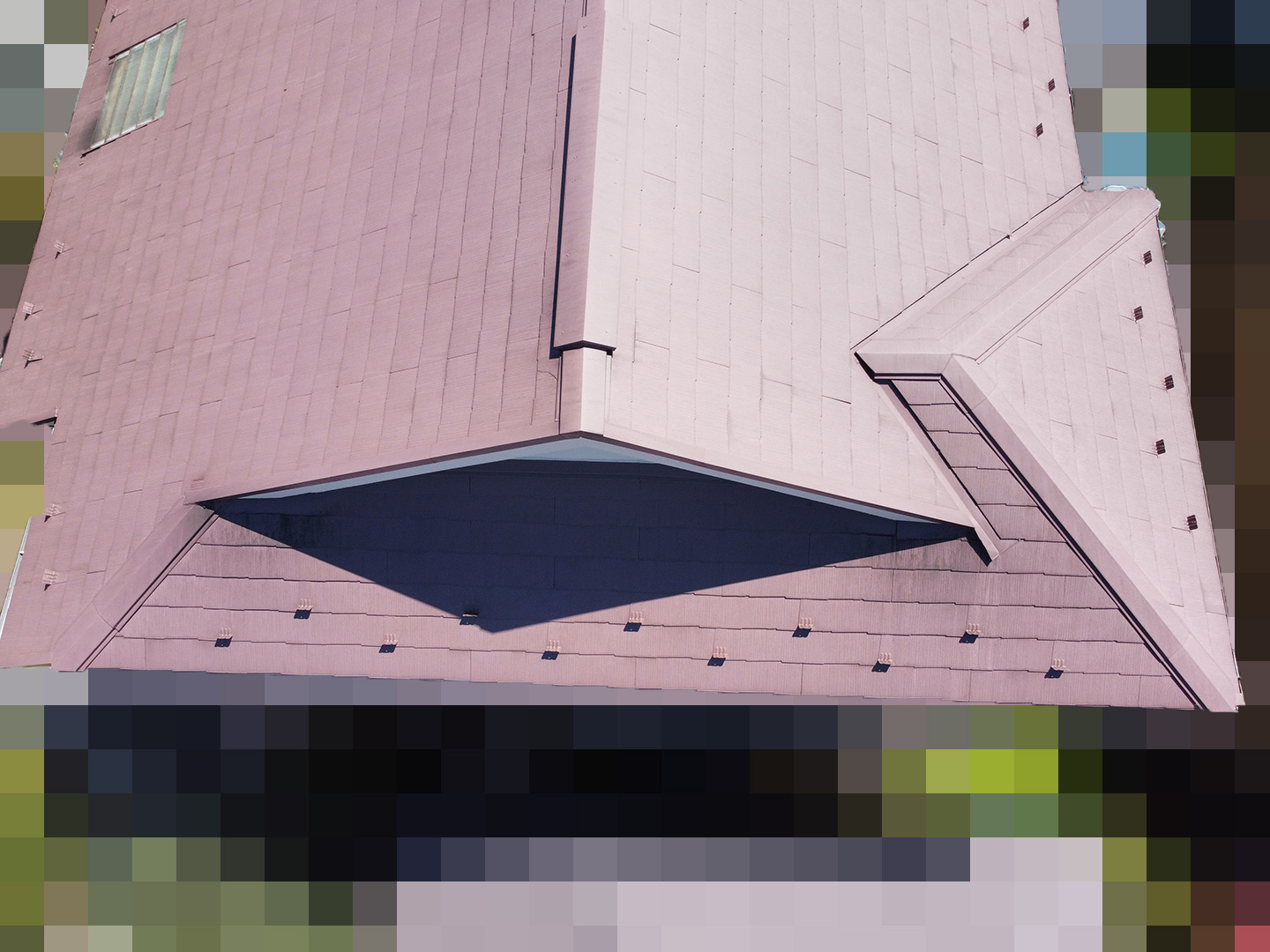 【東京都世田谷区】築２０年、スレート屋根の天窓（ガラス瓦）雨漏りで、屋根点検の事例　西面