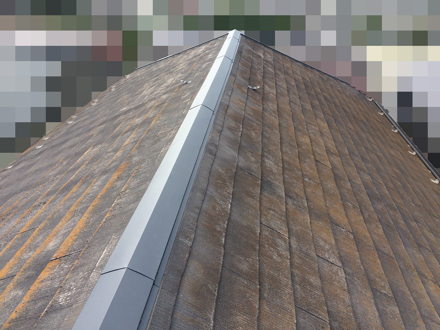 【千葉県松戸市】スレート屋根、棟板金の交換、ベランダの防水工事の事例　工事完了