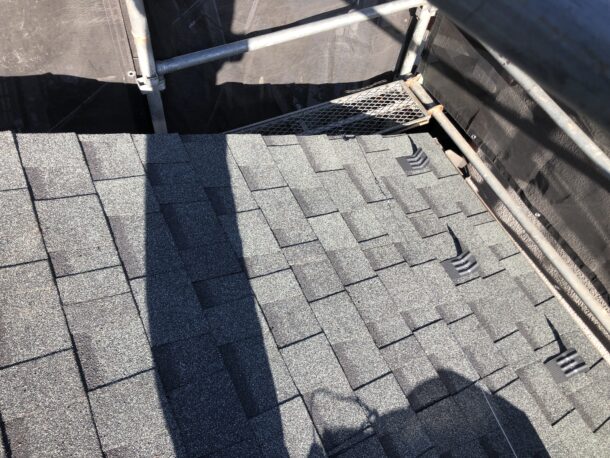 厚型スレートからアスファルトシングルへ、屋根を全交換する葺き替え工事