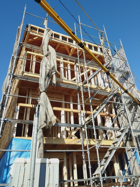 【2025年版】品川区×3階建ての外壁塗装|狭小地の足場計画・道路占用・色と景観の正解