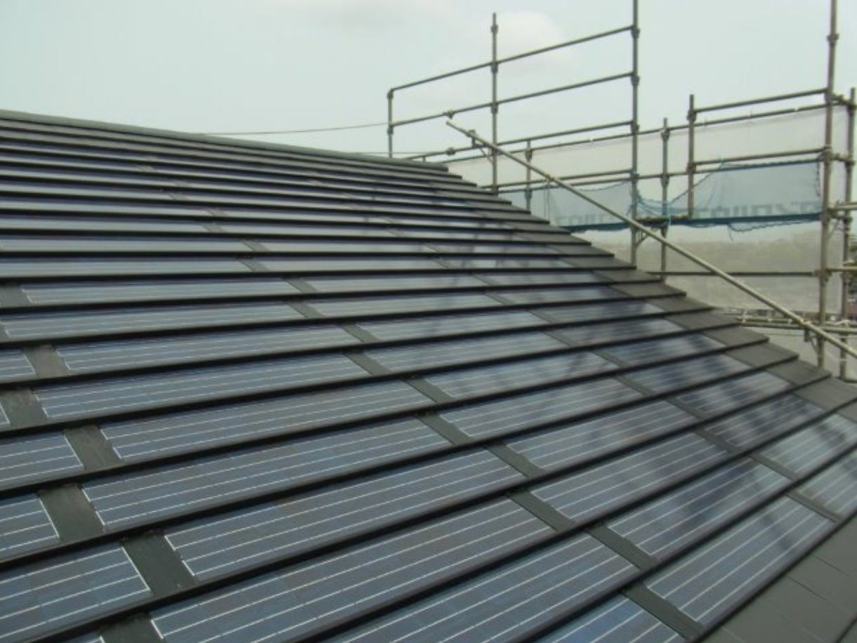 ソーラーパネル、太陽光発電システム　鋼板等なし型