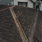【東京都品川区】台風被災、スレート・コロニアル屋根、棟板金の交換修理工事の事例
