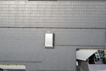 【東京都杉並区】天窓のガラスパッキン劣化による雨漏りの修理工事の事例